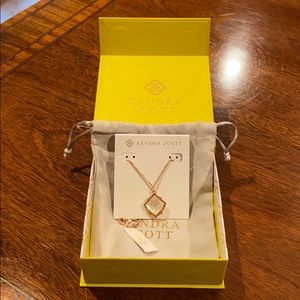Kendra Scott Kacey Pendant Necklace